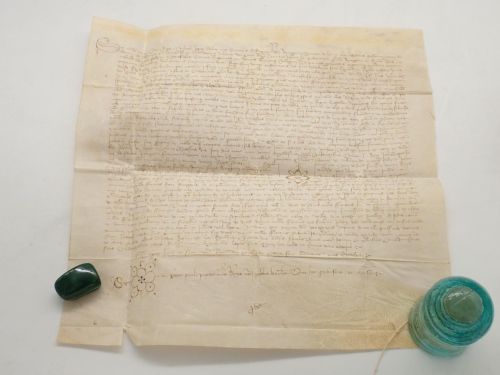Traslado de un poder dado por Juan II, rey de Navarra, al mariscal Sancho de Londoño sobre la villa de Briones, en el reino de Castilla [MANUSCRITO EN LATÍN SOBRE PERGAMINO]