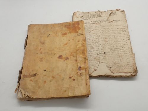 Lucero, y advertencias de la casa de Antonio Allue y Catalán compuesto, y dirigido por su hermano Mossen Martín Presbítero Racionero de esta Villa de Adahuesca en el año de mil siete cientos setenta y seis [MANUSCRITO] 
