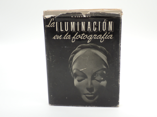 Portada del libro de La iluminación en la fotografía