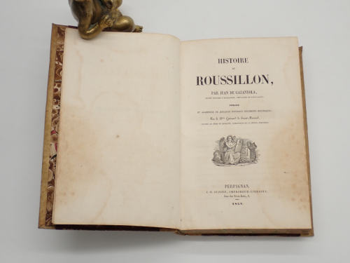 Portada del libro de Histoire du Roussillon, par Jean de Gazanyola. Publiée et augmentée de quelques nouveaux documents historiques...