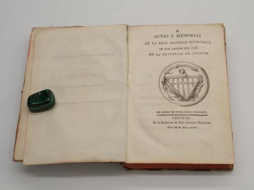 Portada del libro de Actas y memorias de la Real Sociedad Económica de los Amigos del País de la provincia de Segovia