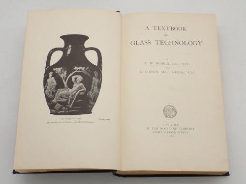 Portada del libro de A textbook of glass technology