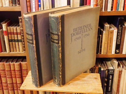 Portada del libro de Berliner porzellan die manufaktur Friedrichs des Grossen, 1763-1786. Herausgegeben im auftrage und mit...